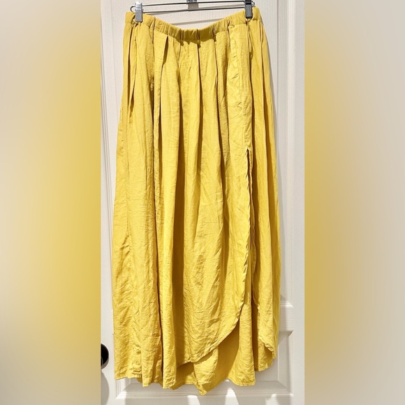 Lulu’s If You Pleats Yellow Pleated Maxi Skirt - Picture 2 of 9